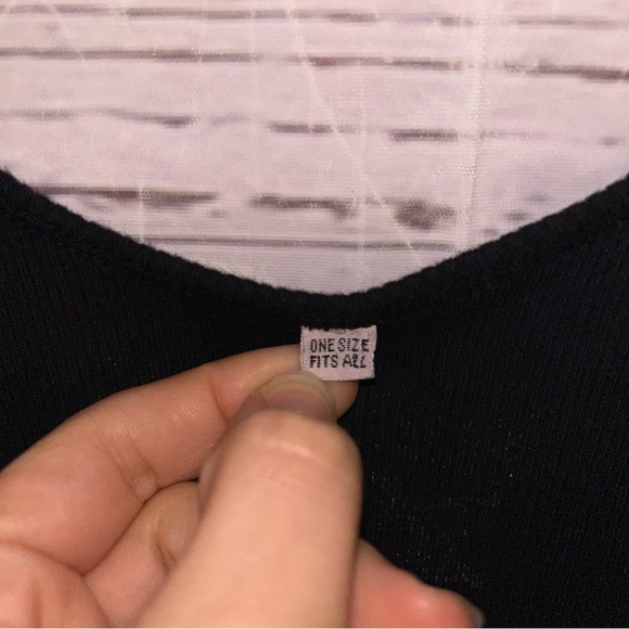 💙Bejeweled black tank top - Picture 2 of 3